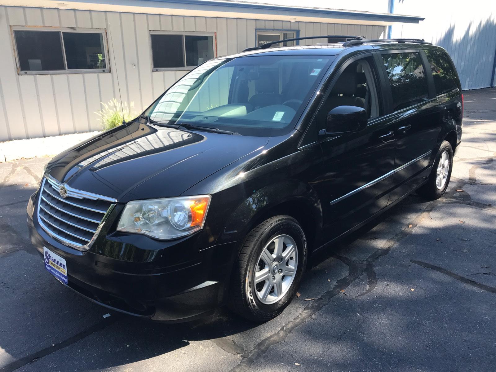 Used 2010 Chrysler Town & Country 4dr Wgn Touring Minivan